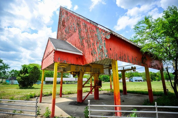 See What LeSourdsville Lake Americana Looks like now