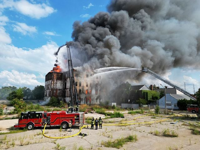 Fire in former Beckett Paper building in Hamilton