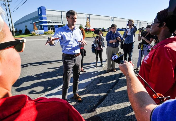 Presidential candidate visits UAW workers on strike in  West Chester