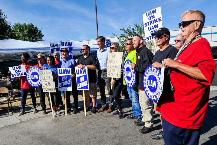 Presidential candidate visits UAW workers on strike in  West Chester