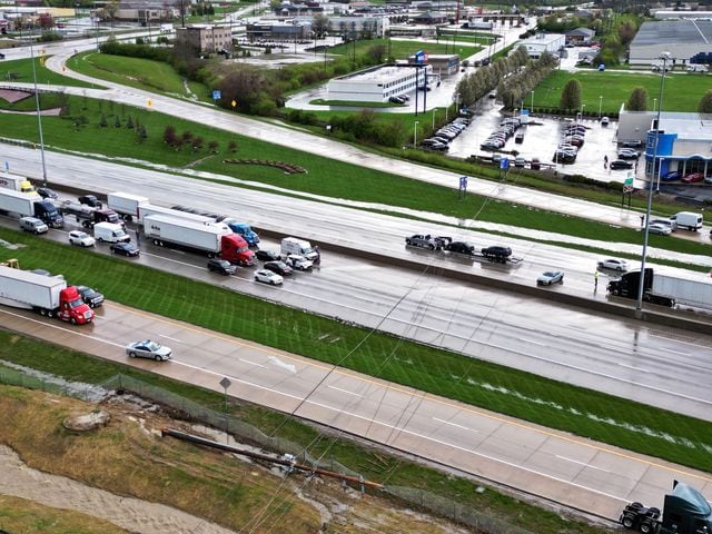 Wires down across I-75 in Monroe