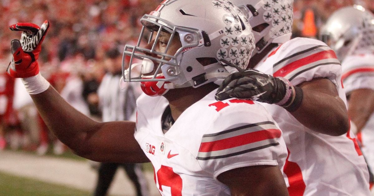 Former Ohio State cornerback Eli Apple signs with the Cincinnati Bengals