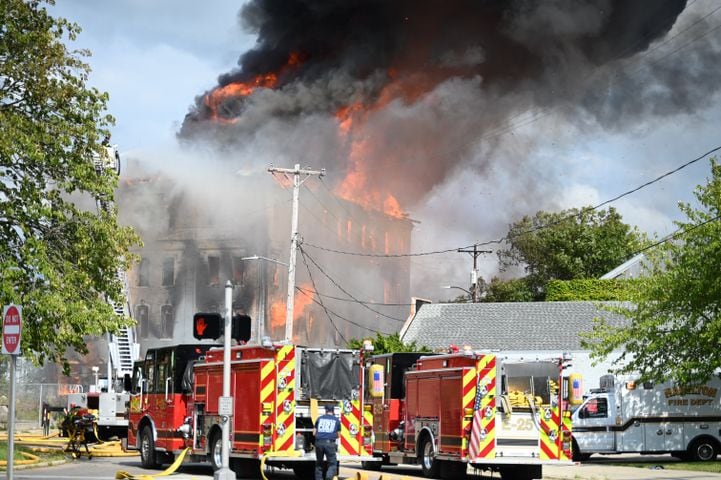 Fire destroys former Beckett Paper office building in Hamilton