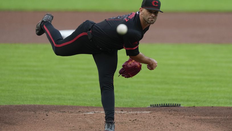 Cincinnati Reds starting pitcher Nick Martinez throws during the first inning of a baseball against the Pittsburgh Pirates, Friday, Sept. 20, 2024, in Cincinnati. (AP Photo/Carolyn Kaster)