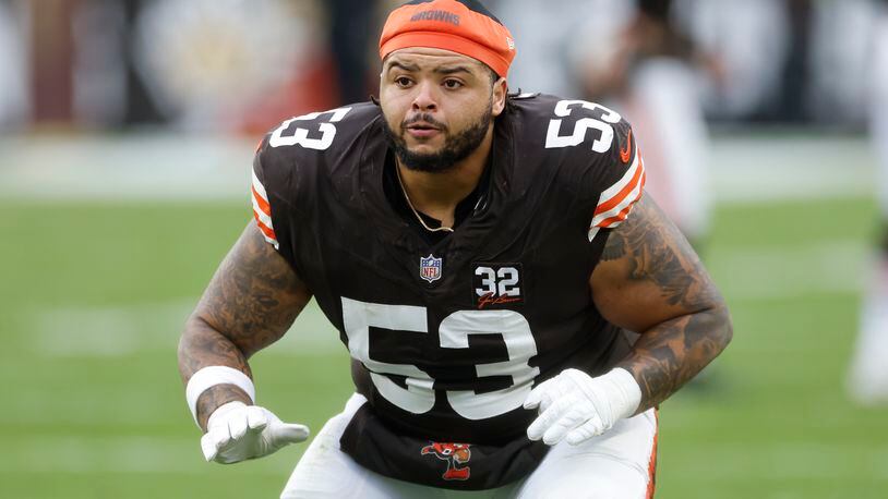 Browns reacquire center Nick Harris in trade from Seattle for 6th-round  draft pick in 2026