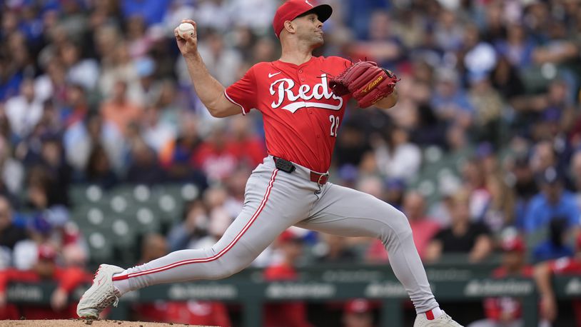 Cincinnati Reds starting pitcher Nick Martinez throws against the Chicago Cubs during the first inning of a baseball game Friday, Sept. 27, 2024, in Chicago. (AP Photo/Erin Hooley)