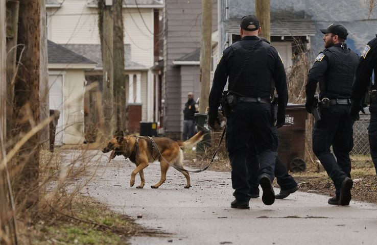 Middletown police manhunt