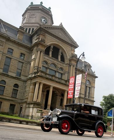 Hamilton Antique car show and parade