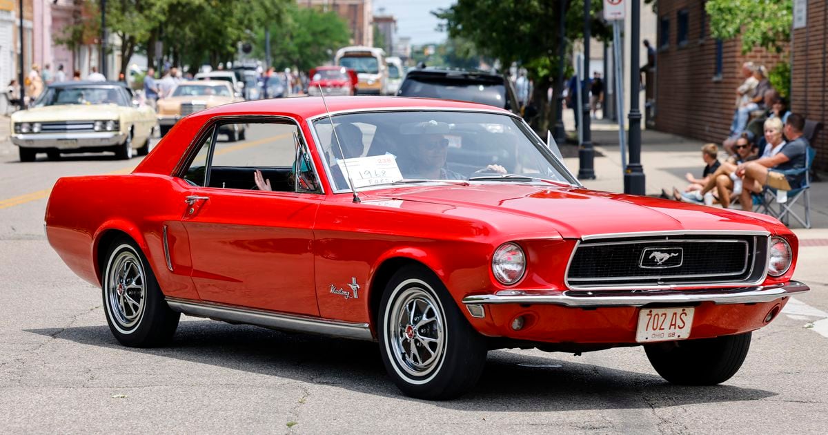 Antique and Classic Car Parade in Hamilton and Fairfield today