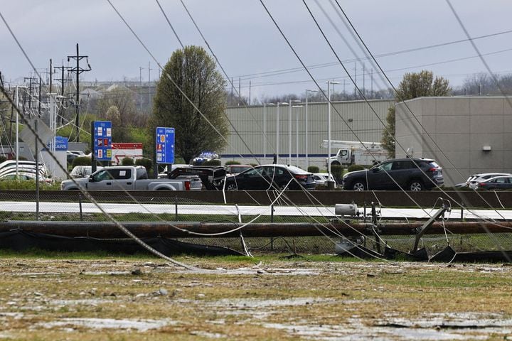 Wires down across I-75 in Monroe