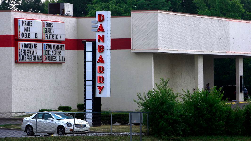 Mixup at Middletown movie theater has children watching...