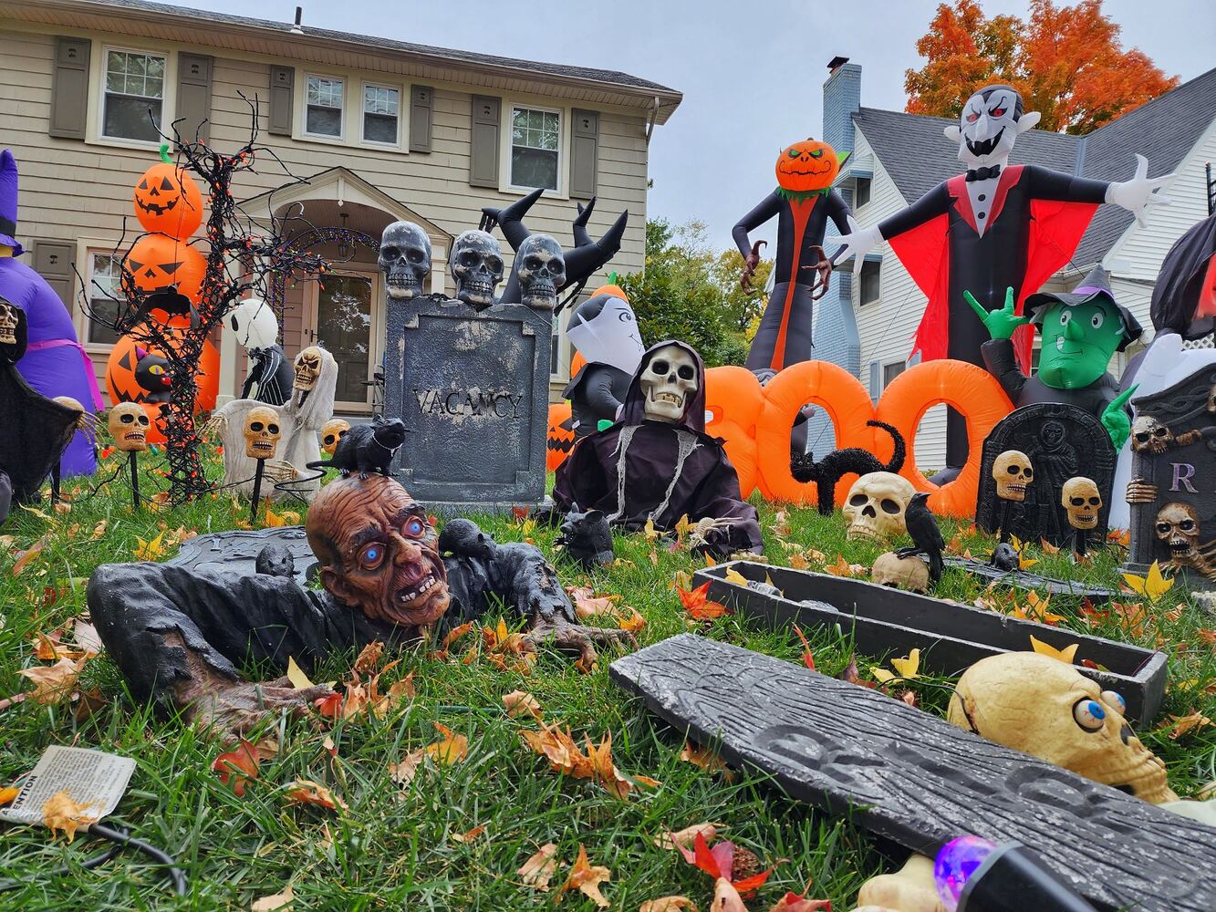 101022 Halloween decorations