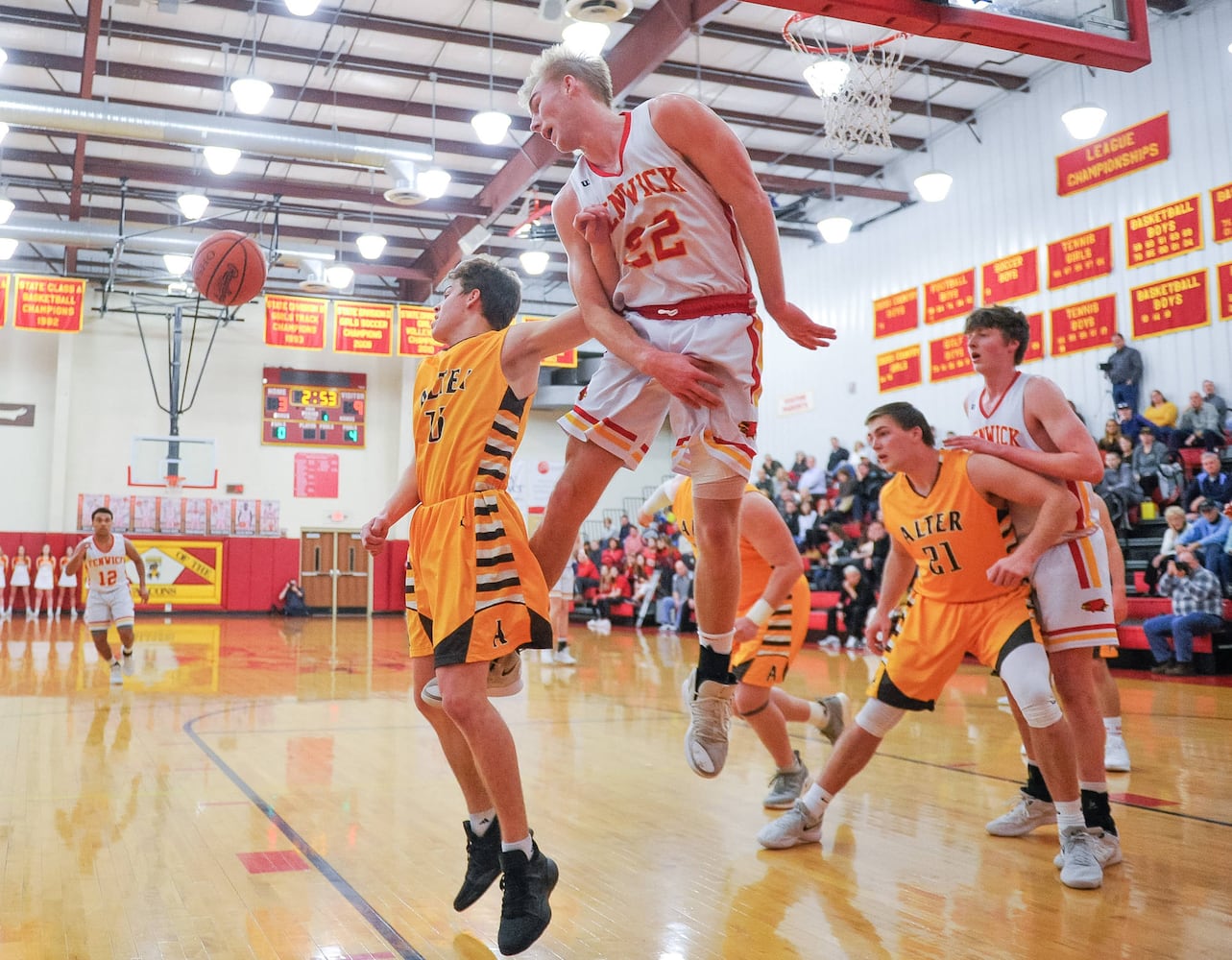 Fenwick vs Alter basketball