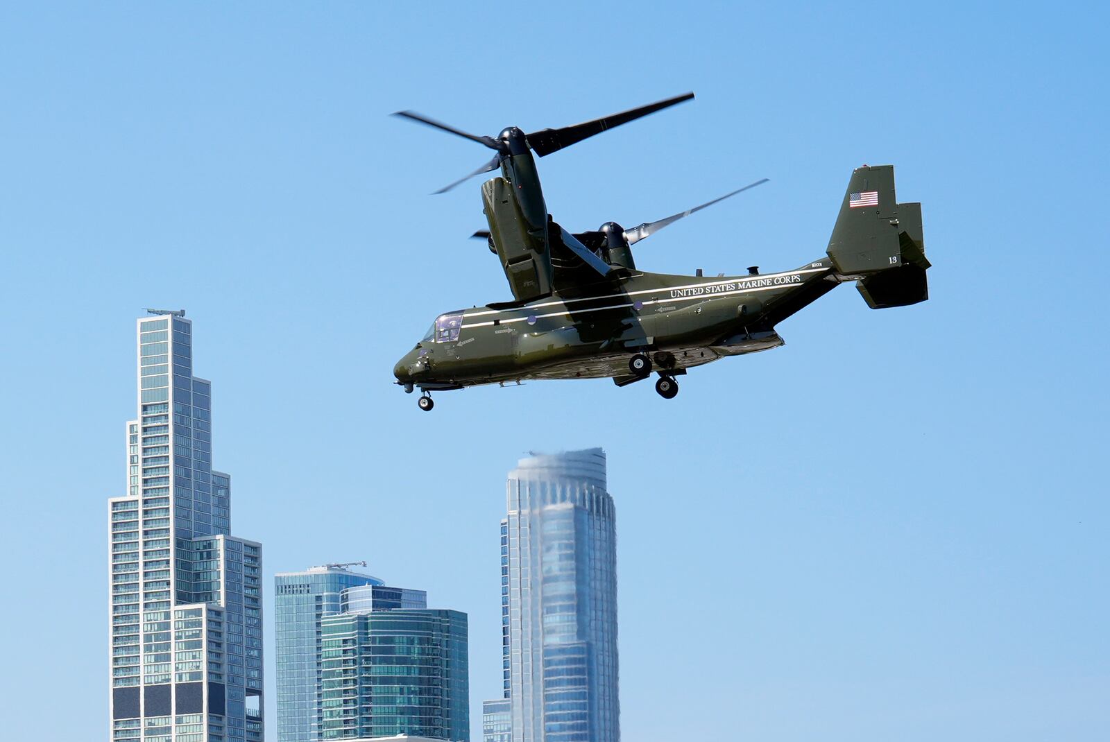 Marine Two, an Osprey tilt-rotor aircraft, with Vice President Kamala Harris and second gentleman Doug Emhoff aboard, lifts from Soldier Field in Chicago, Aug. 23, 2024.(AP Photo/Jacquelyn Martin)