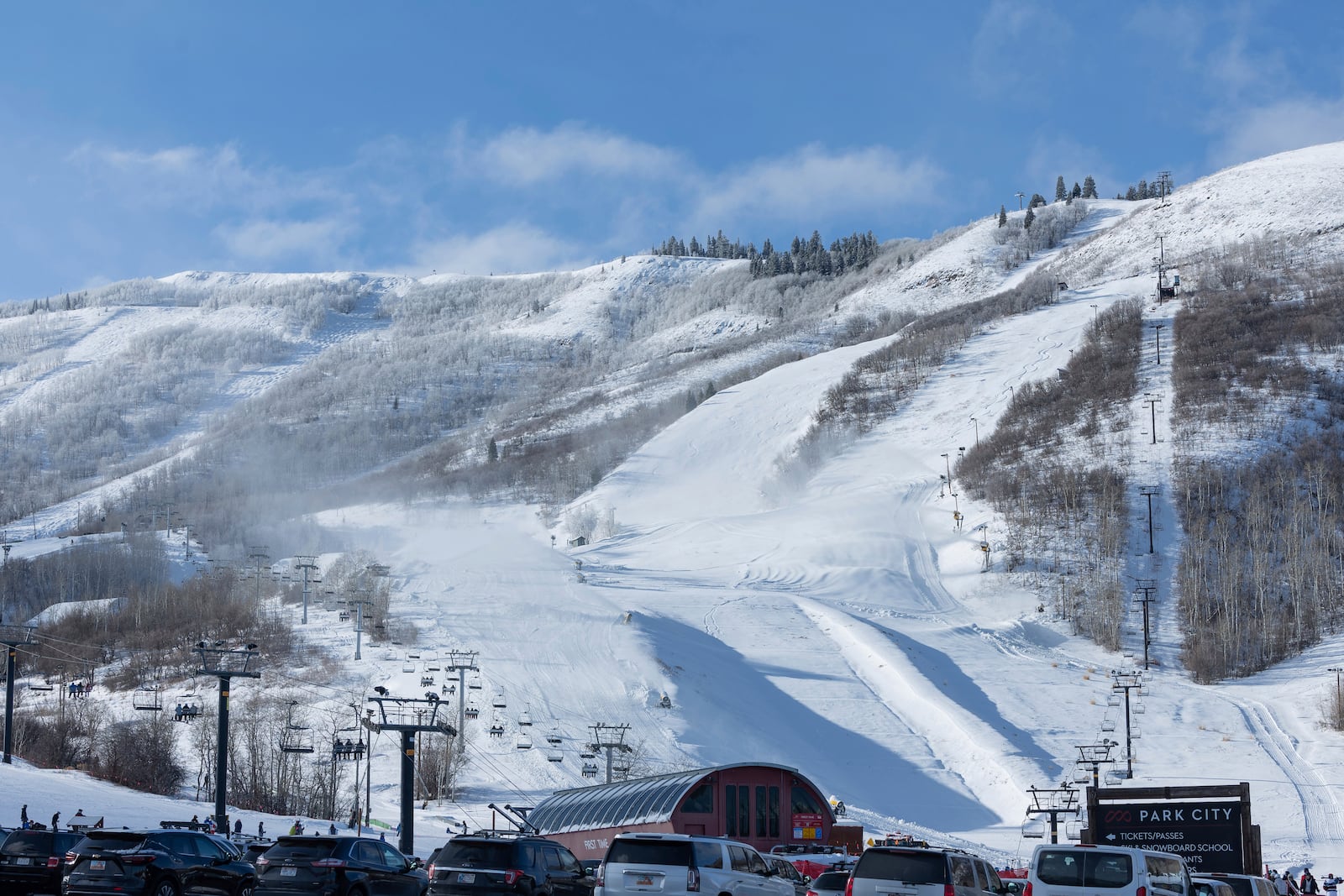 Park City Ski Resort lines and lifts are shut down due to the strike by the Park City Ski Patrol requesting livable wages in Park City, Utah, Tuesday, Jan 7. 2025. (AP Photo/Melissa Majchrzak)