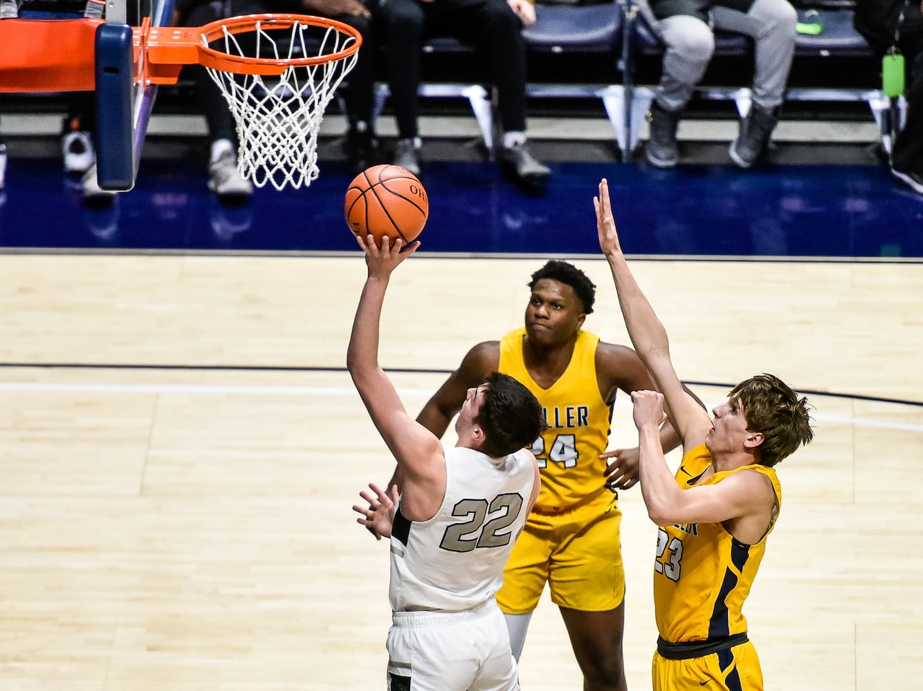 Lakota East falls to Moeller in D1 Regional basketball semifinal