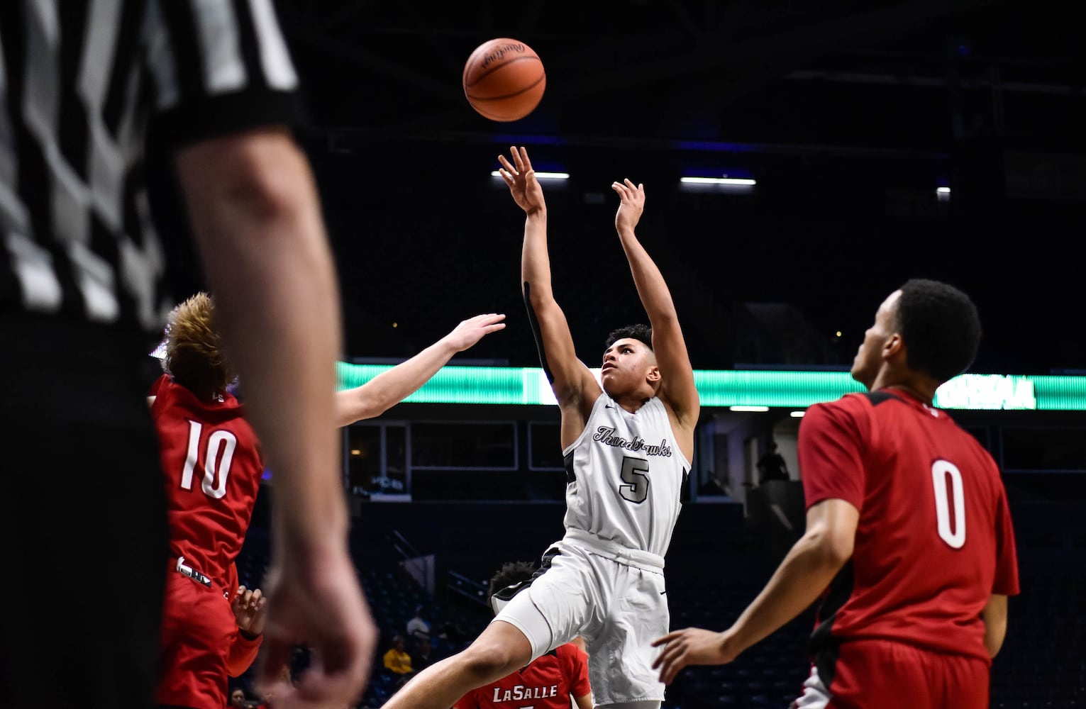 Centerville vs Moeller and Lakota East vs La Salle Regional basketball semifinals