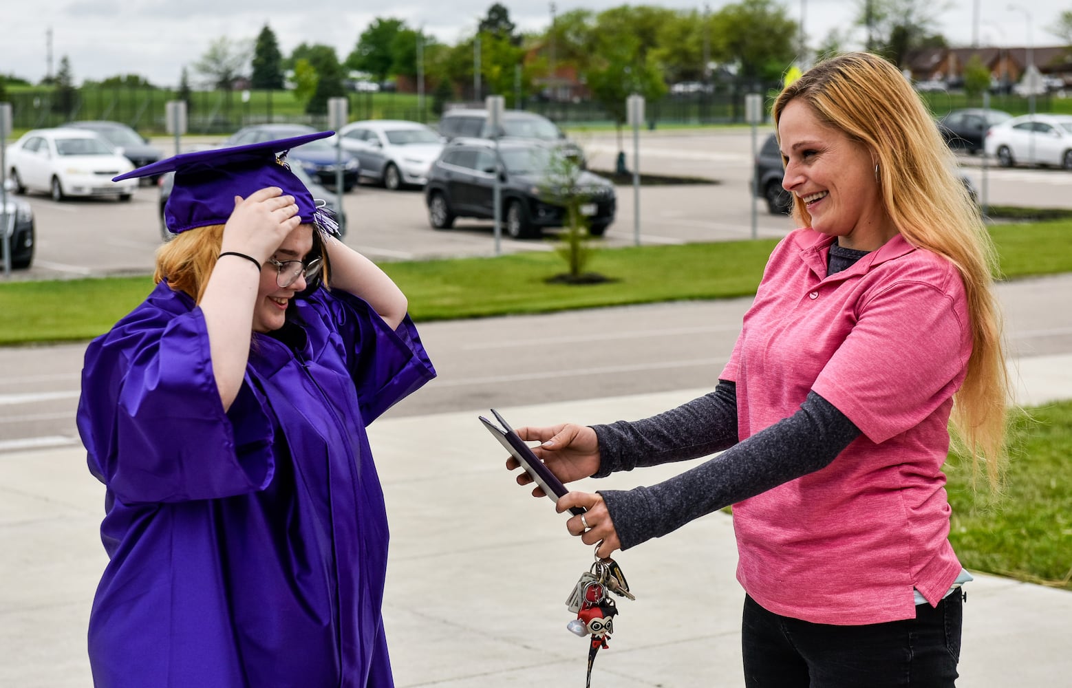 Middletown High School graduates drive up to receive diplomas