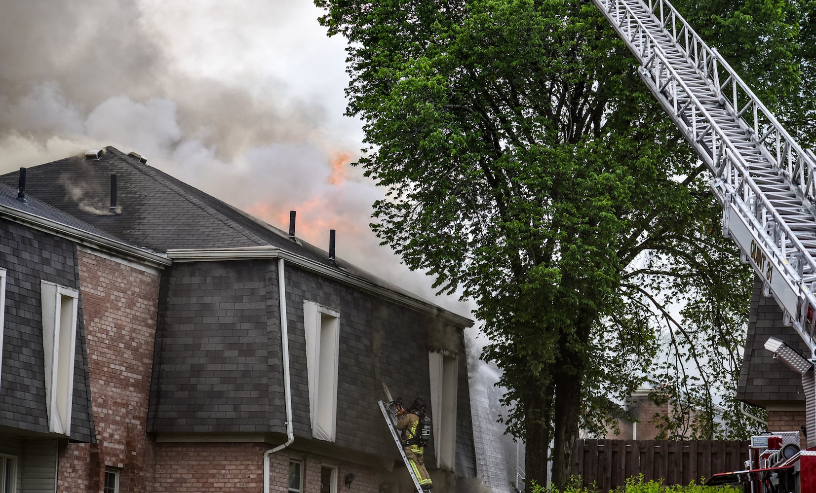 Fire destroys multi-unit apartment building in Fairfield