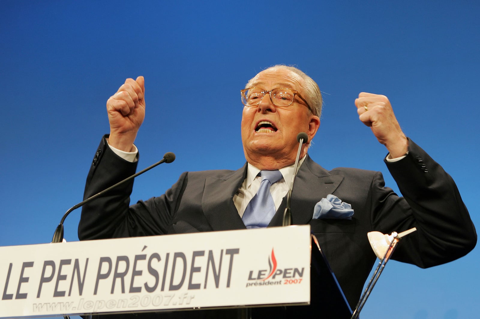 FILE - French far-right leader and presidential candidate Jean-Marie Le Pen gestures as he delivers a speech after the announcement of the preliminary official results of the election's first round, Sunday, April 22, 2007 in Paris. (AP Photo/Michael Sawyer, File)