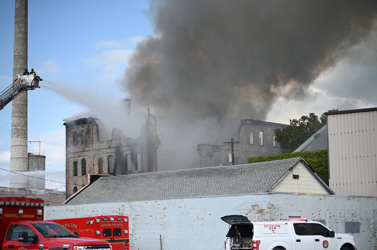 Fire destroys former Beckett Paper office building in Hamilton