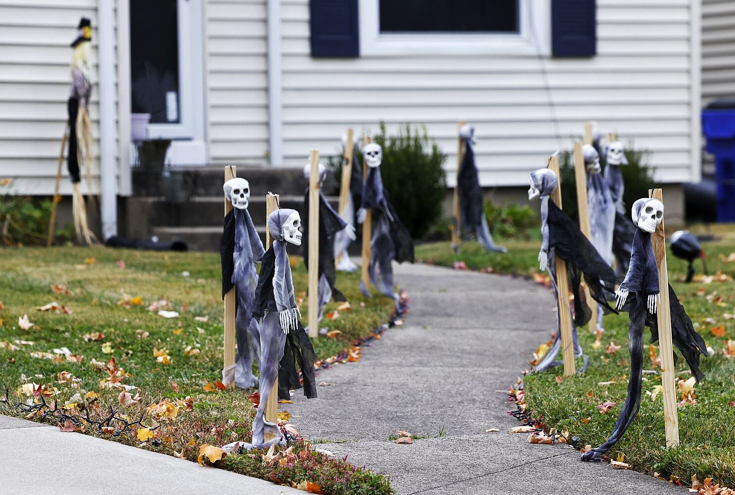 101022 Halloween decorations