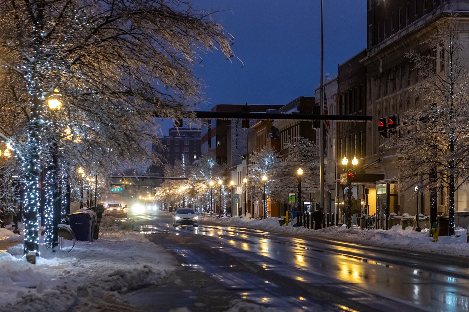 Vehicles drive along Main Street in Lexington, Ky., on Monday, Jan. 6, 2025. (Ryan C. Hermens/Lexington Herald-Leader via AP)