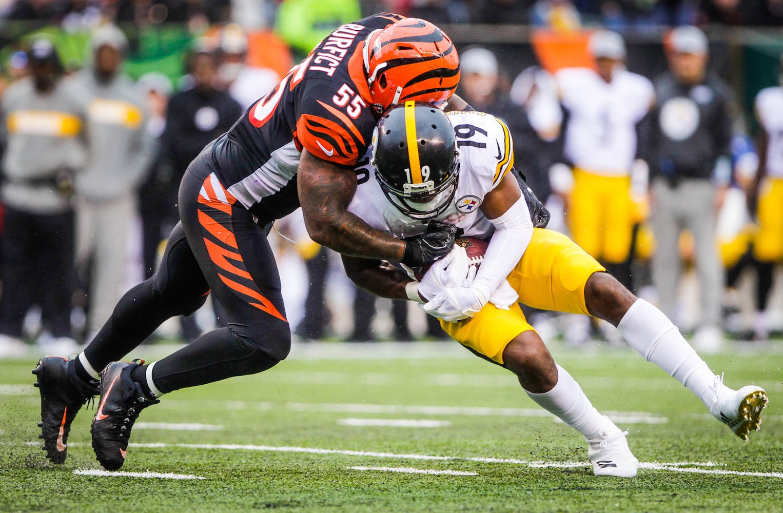 Cincinnati Bengals vs Pittsburgh Steelers football