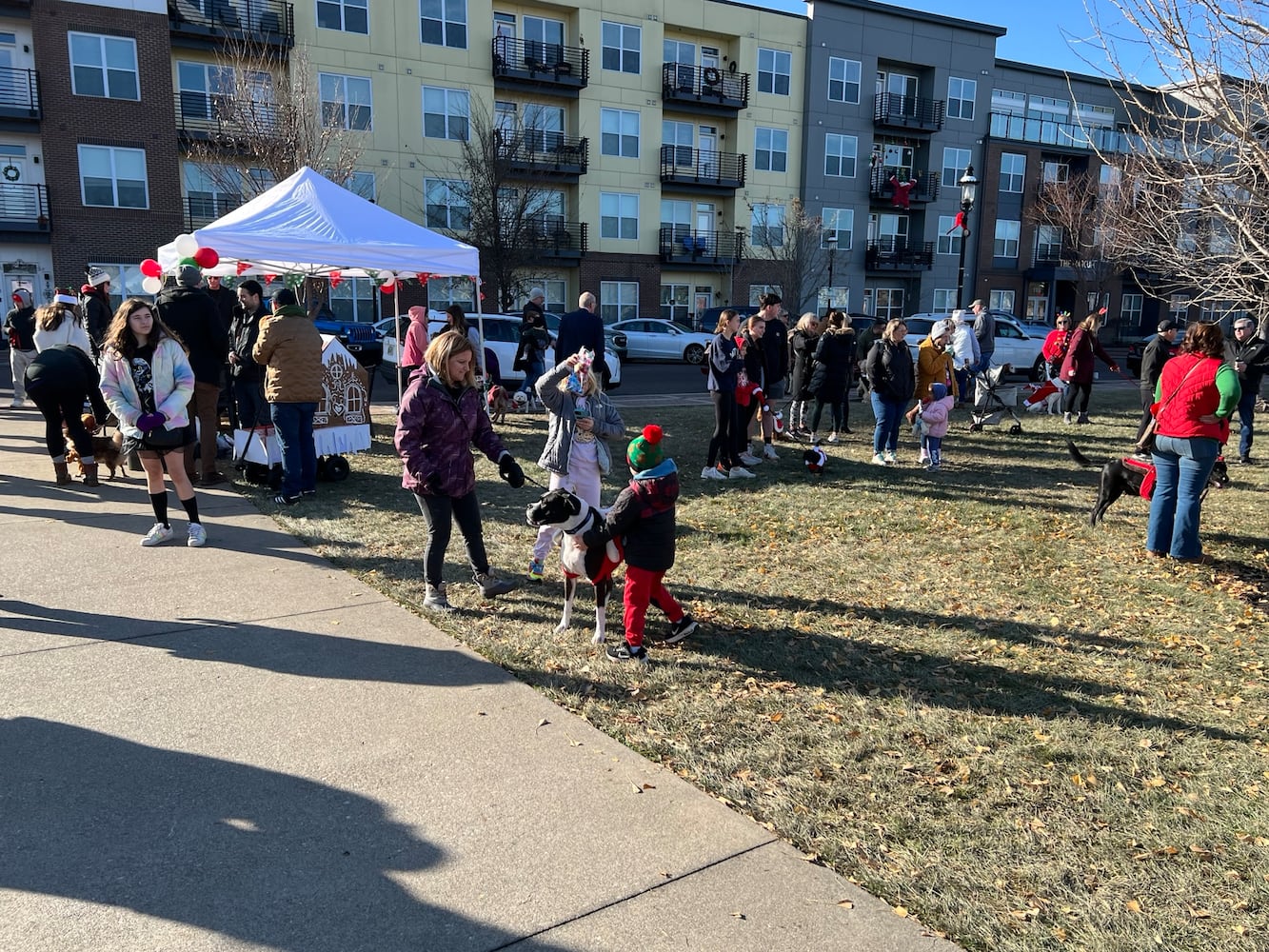 Santa paws parade 2024