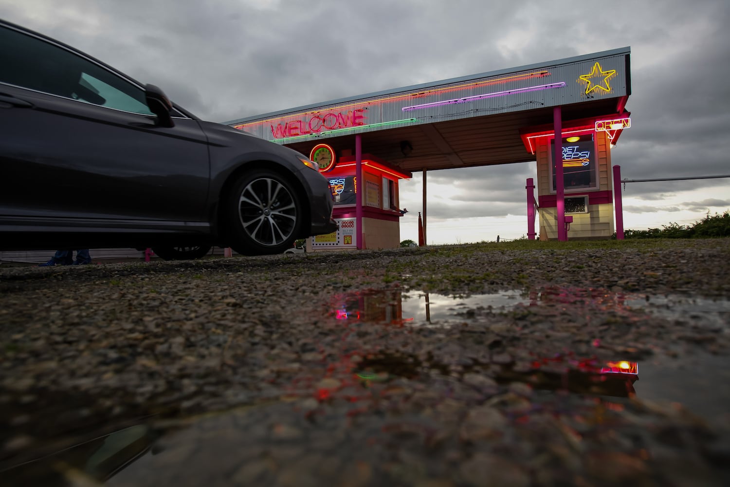 Hamilton High School seniors celebrate graduation at Holiday Auto Theatre drive-in