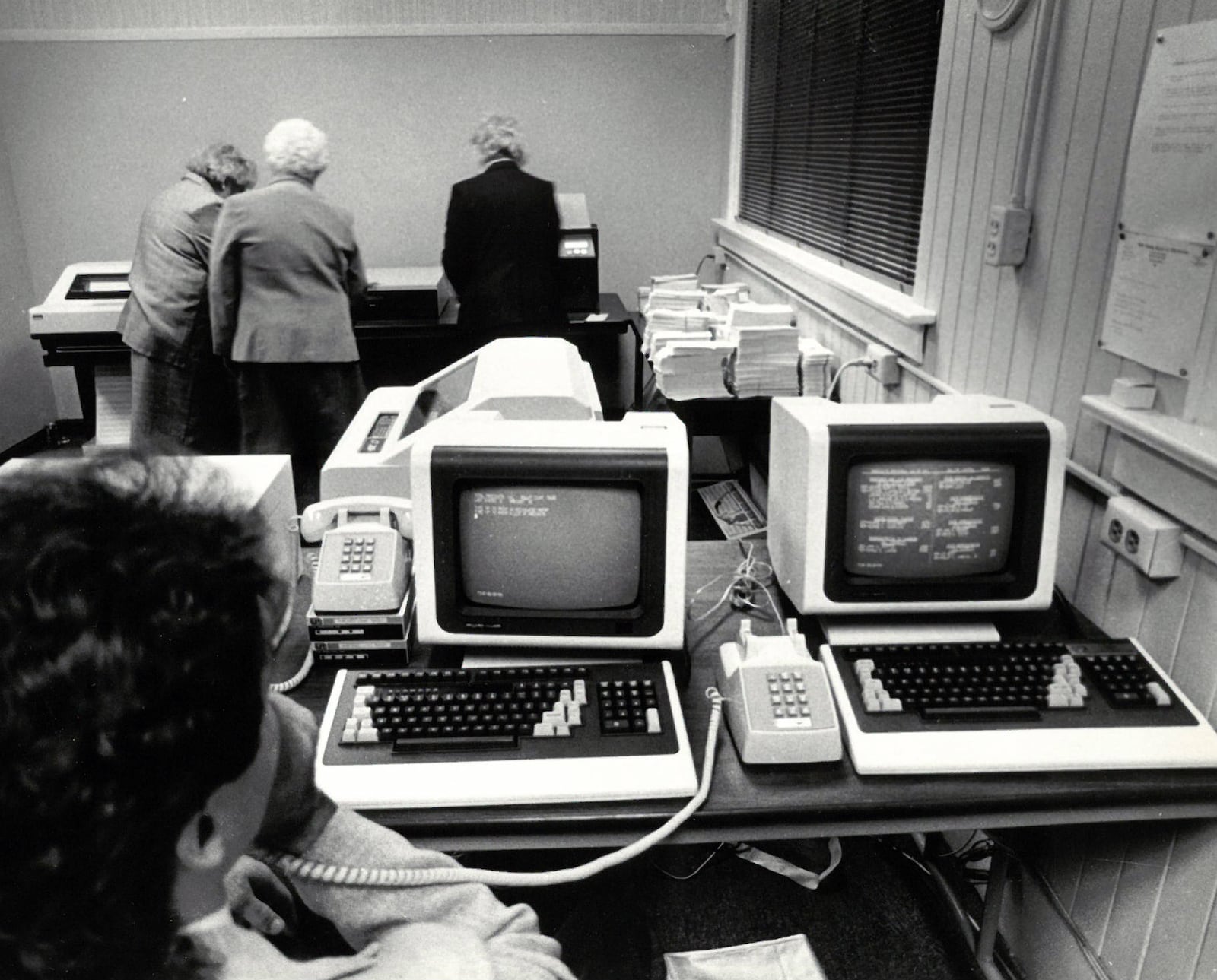 Inside Butler County Board of Elections in Hamilton as count is made they go on monitor not print out and then to the big TV out front, Nov. 8, 1988. JOURNAL-NEWS PHOTO ARCHIVE