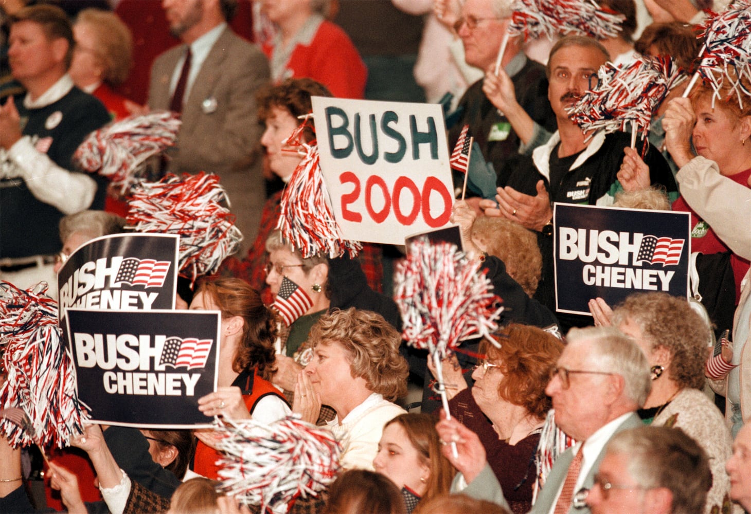 PHOTOS Barbara Bush at Lakota East in 2000