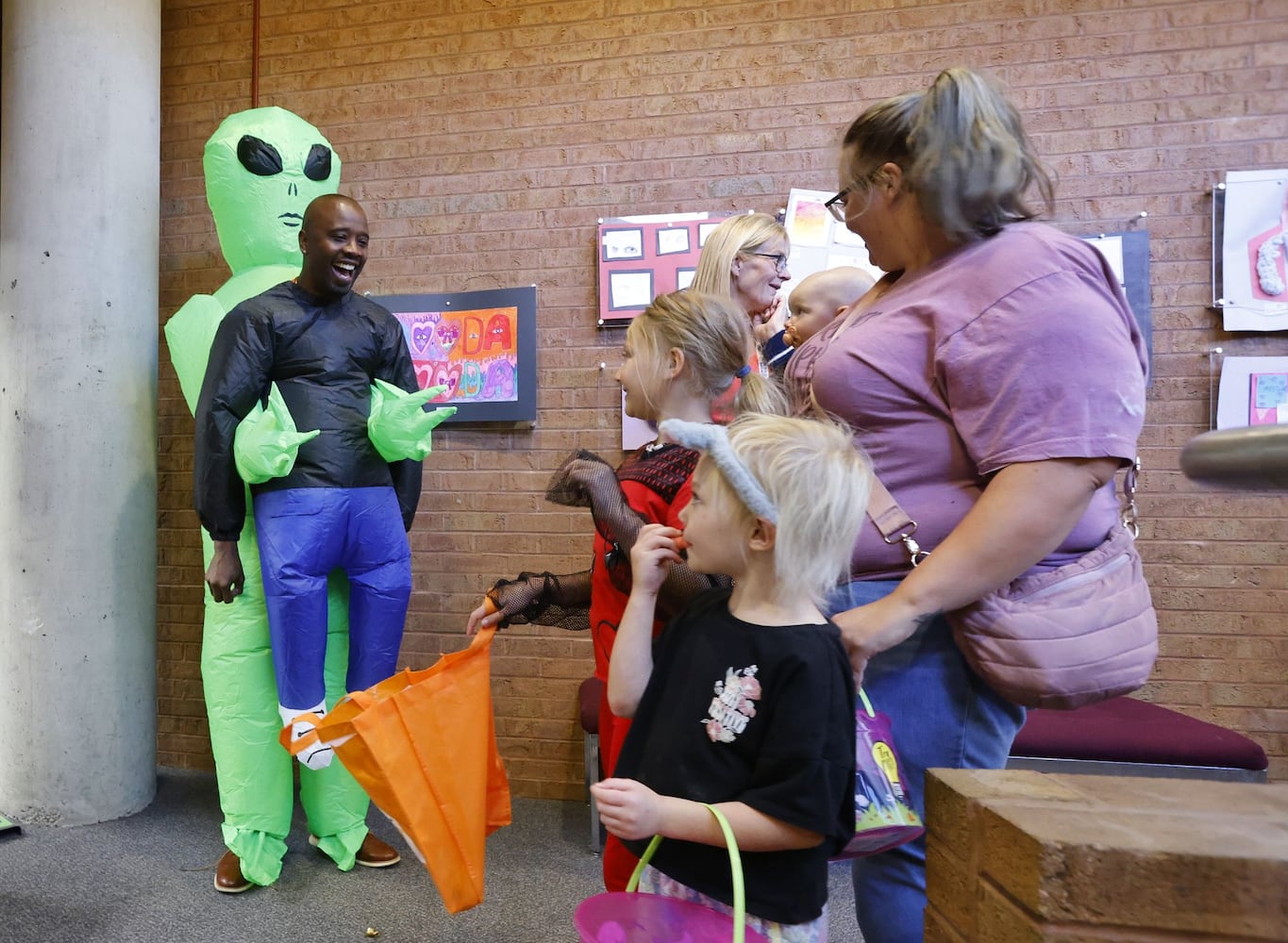 101424 Middletown trick or treat