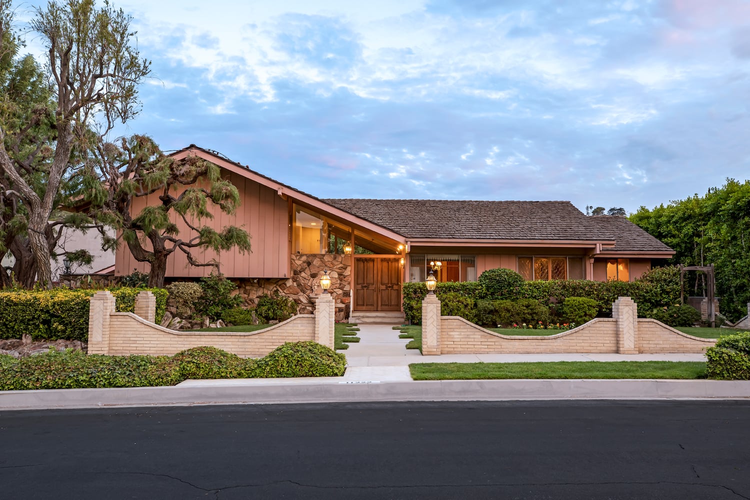 Photos: Take a look inside the ′Brady Bunch′ House