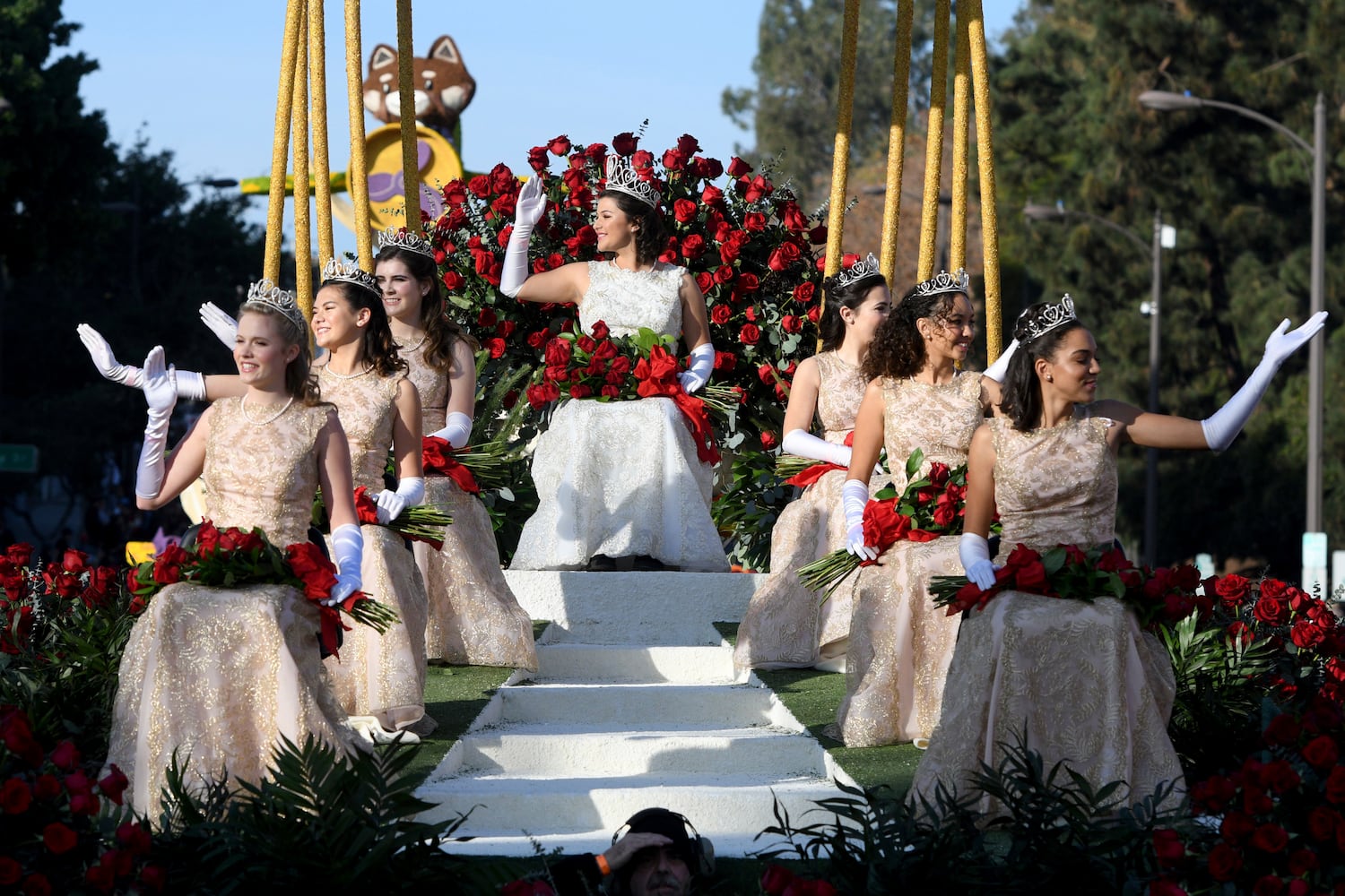 Photos: 2018 Rose Bowl parade