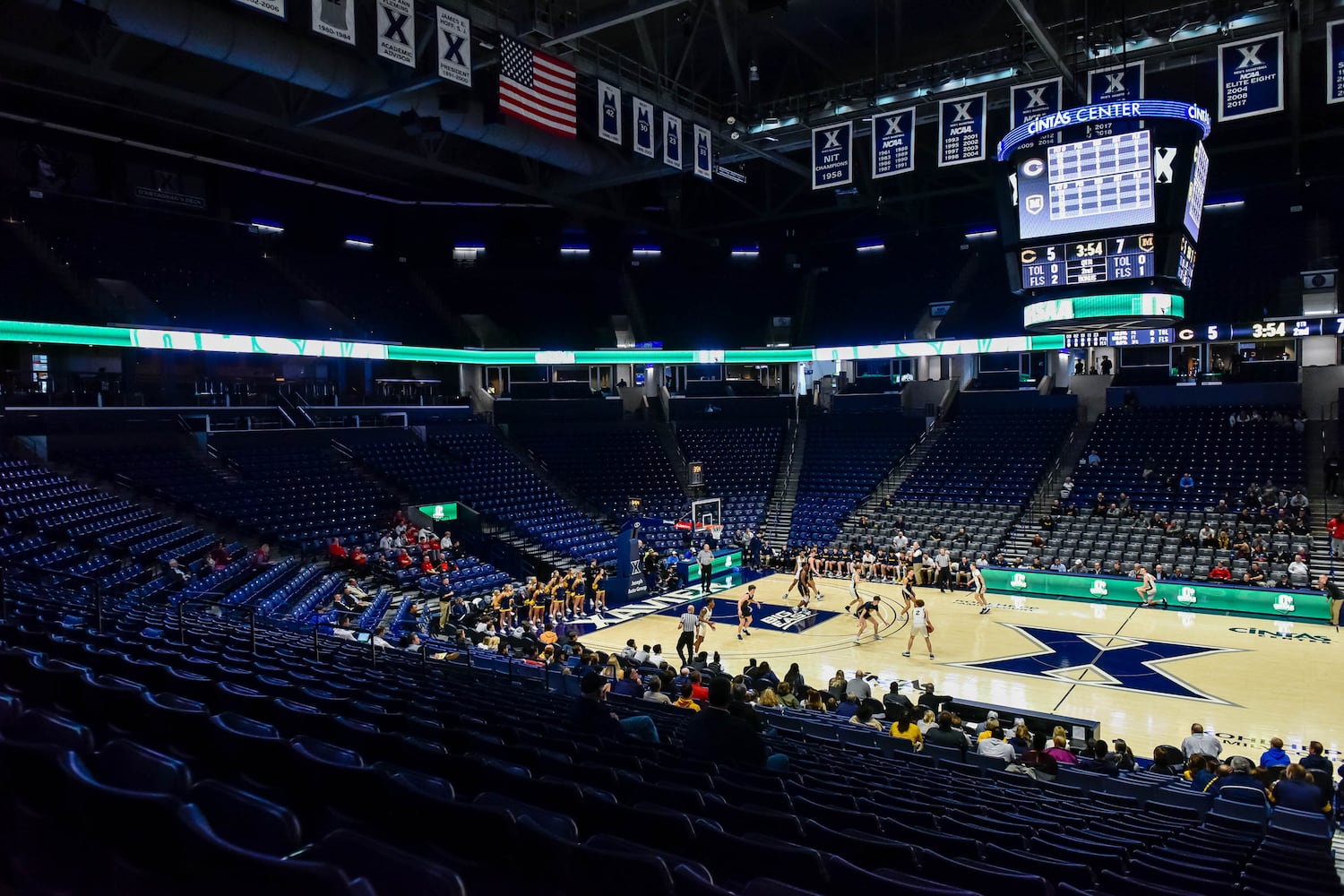 Centerville vs Moeller and Lakota East vs La Salle Regional basketball semifinals