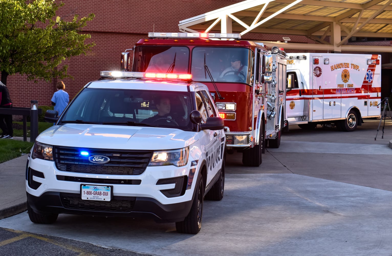 First responders show support for health care workers at local hospitals