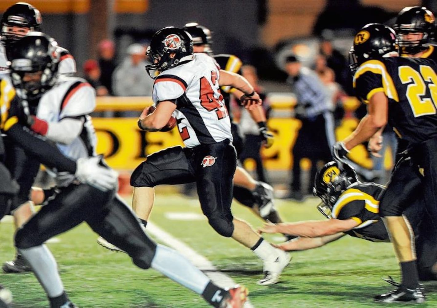 Tri-Valley outlasts Tecumseh in playoff clash