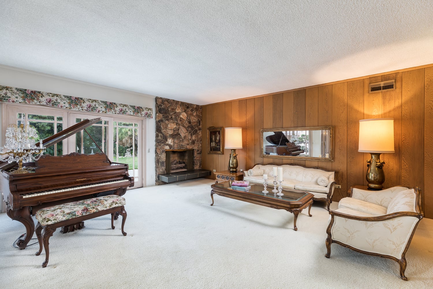 Photos: Take a look inside the ′Brady Bunch′ House