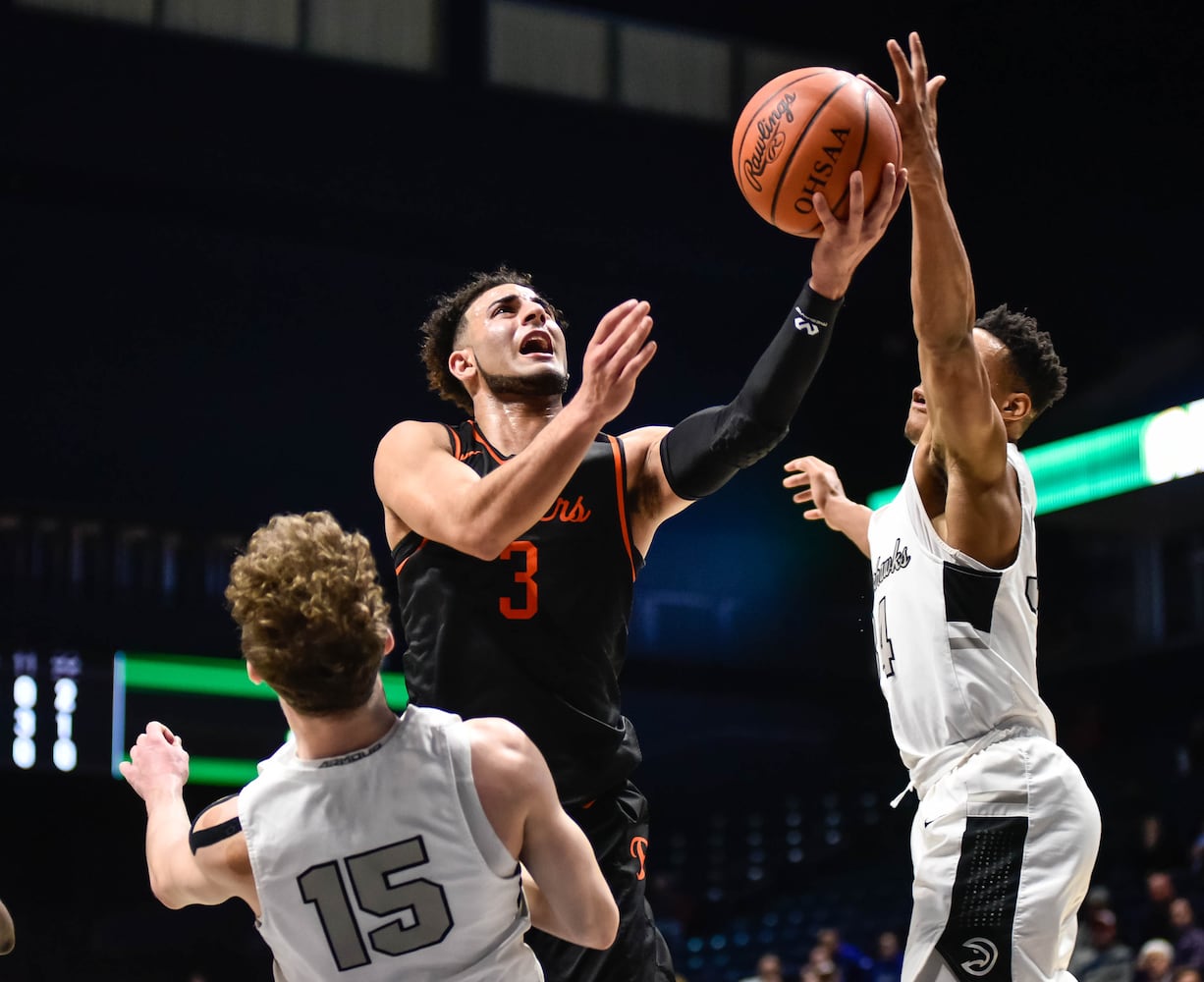 Lakota East beats Beavercreek in boys D1 district basketball final