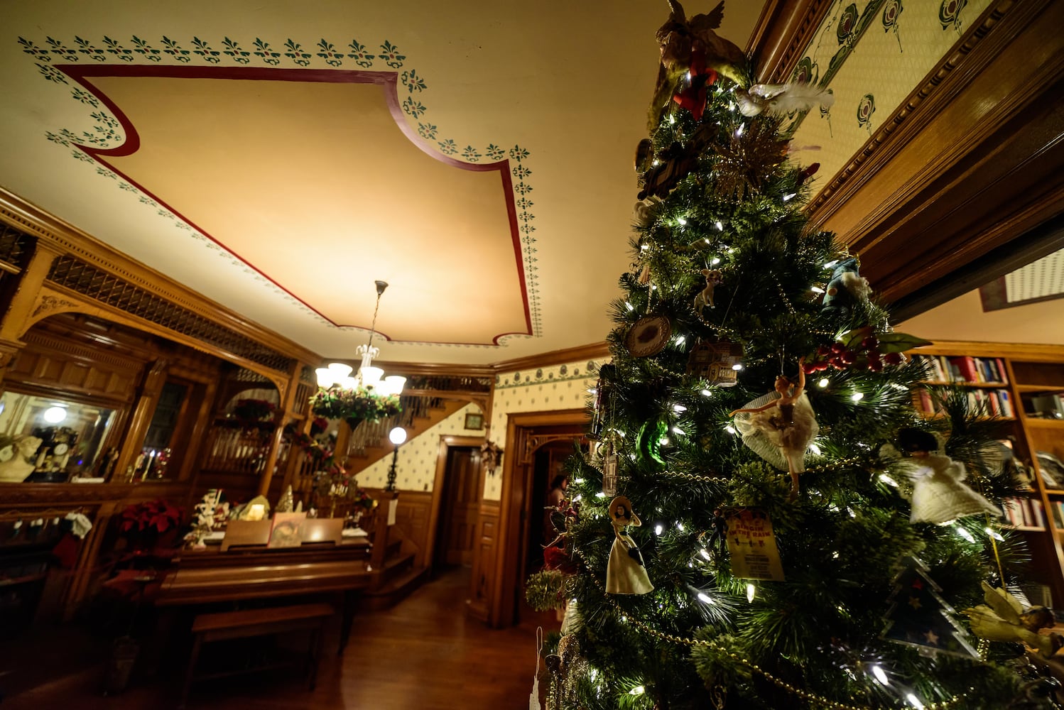 PHOTOS: South Main Candlelight Tour of Homes in Middletown