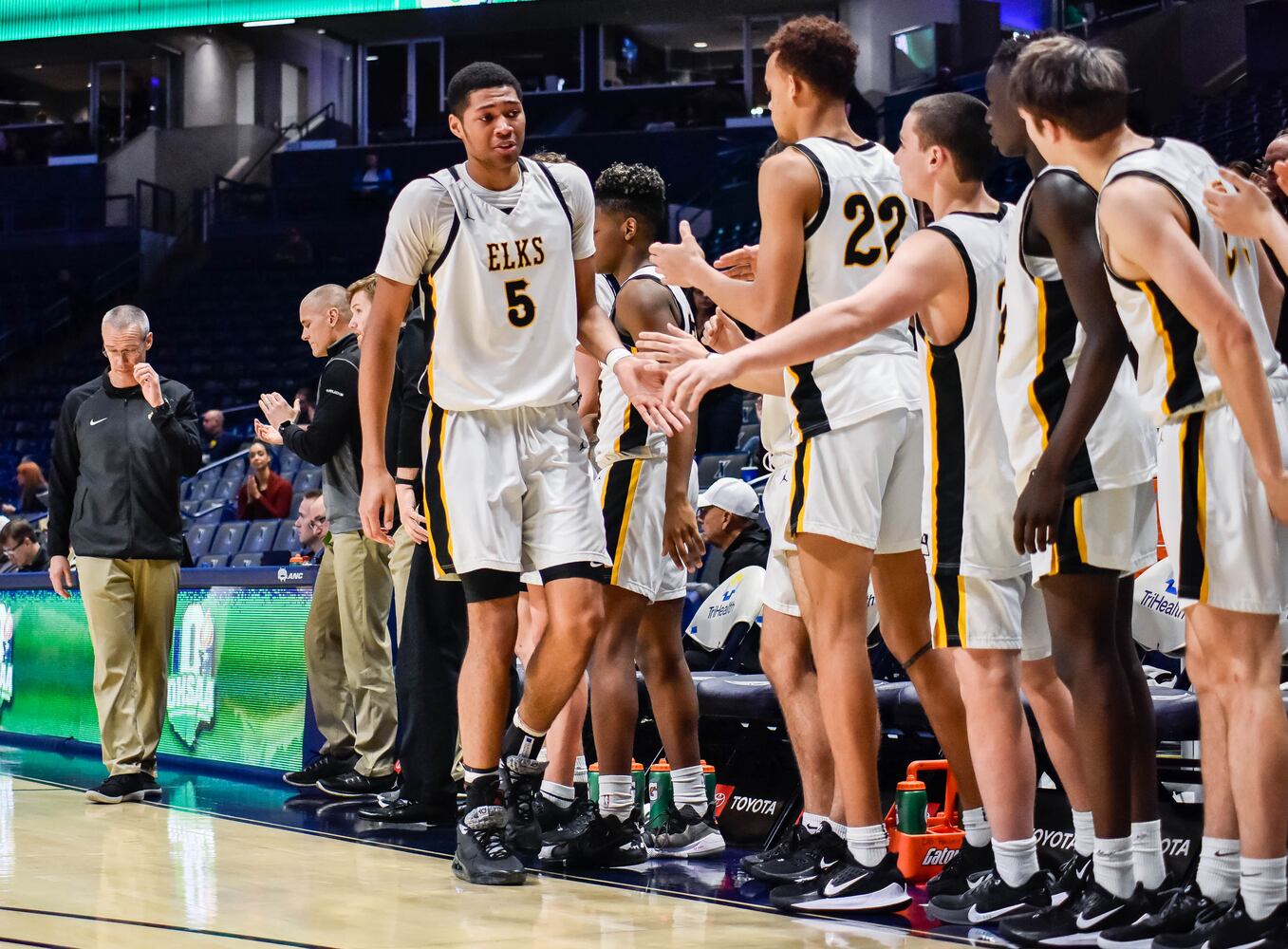 Centerville vs Moeller and Lakota East vs La Salle Regional basketball semifinals