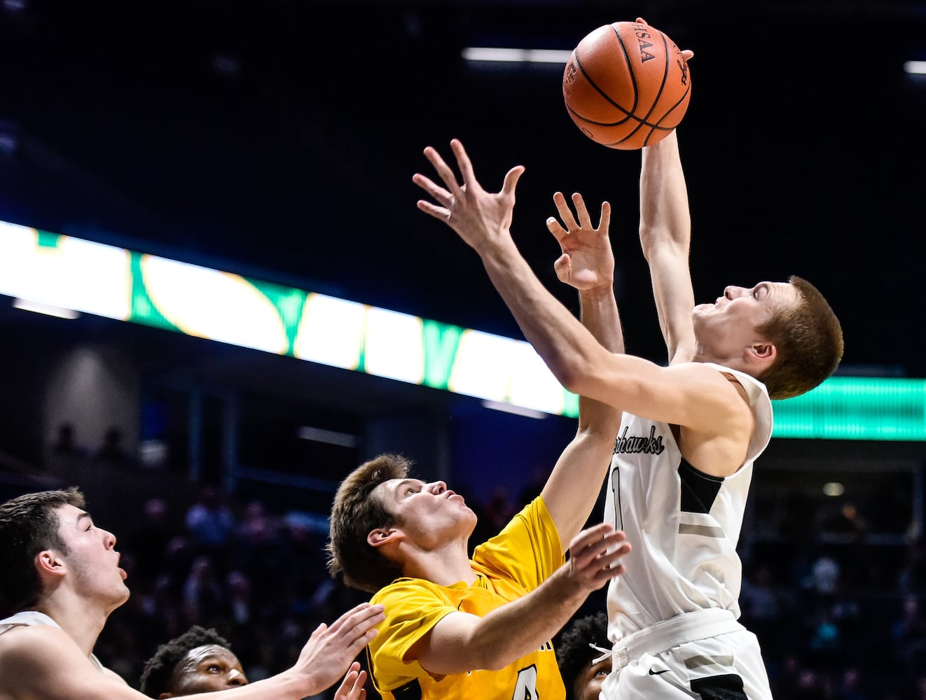 Lakota East falls to Moeller in D1 Regional basketball semifinal