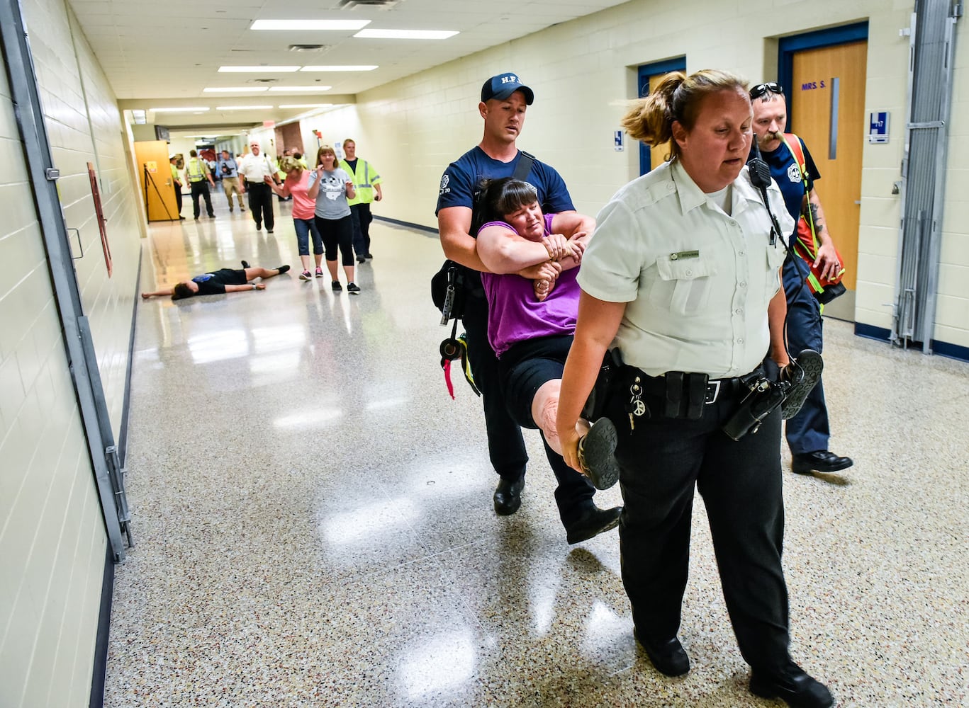 Hamilton police holds active shooter training at Hamilton High