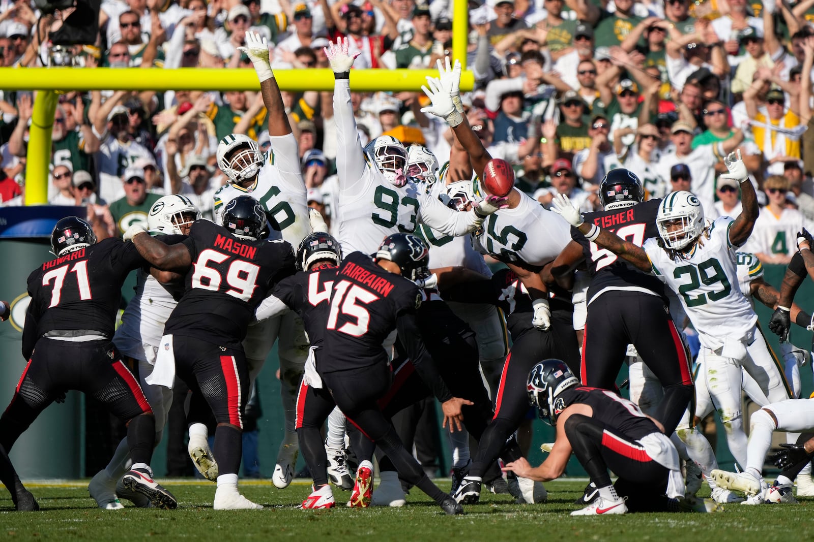 Houston Texans place kicker Ka'imi Fairbairn (15) makes a field goal during the second half of an NFL football game against the Green Bay Packers, Sunday, Oct. 20, 2024, in Green Bay, Wis. The Packers won 24-22. (AP Photo/Morry Gash)