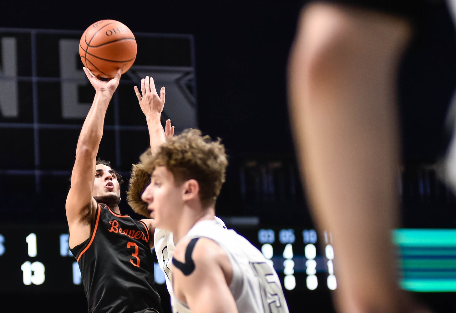 Lakota East beats Beavercreek in boys D1 district basketball final