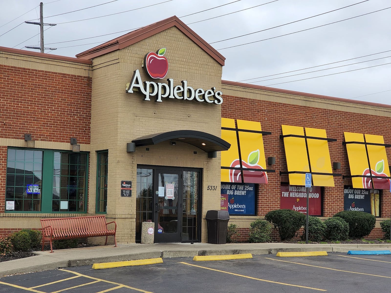 A fire in the HVAC system at the Fairfield Applebee’s on Pleasant Avenue has forced the restaurant to temporarily close. It's not known when the restaurant will reopen. Emergency crews were called around 11:40 a.m. Friday, March 25, 2022. NICK GRAHAM/STAFF