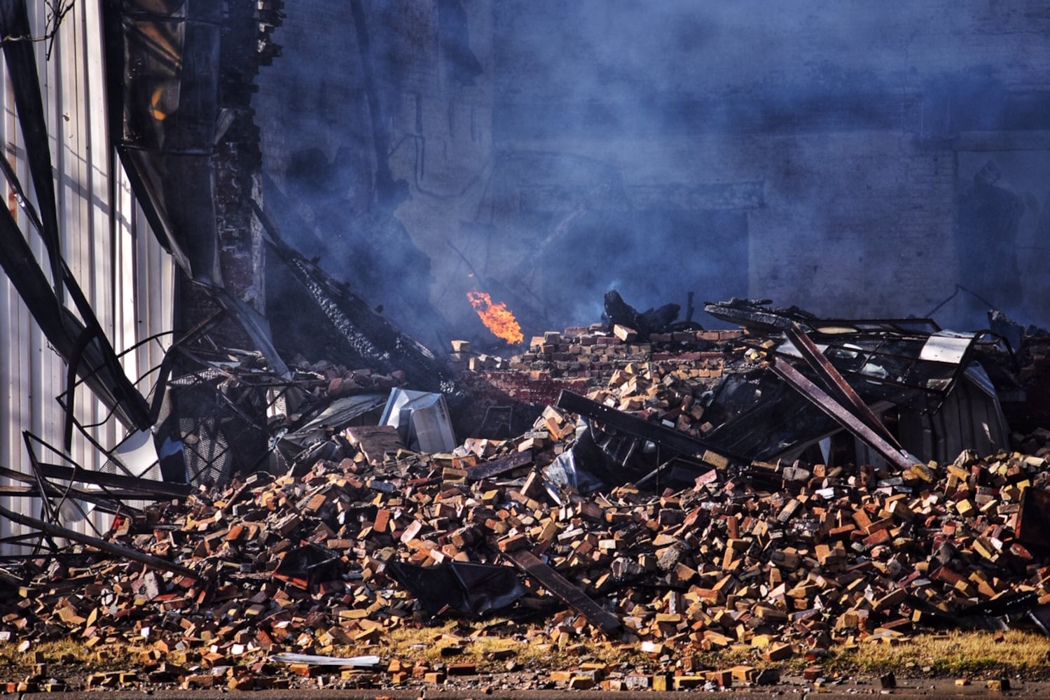 PHOTOS: Large fire at old Middletown Paperboard building on New Year’s Day