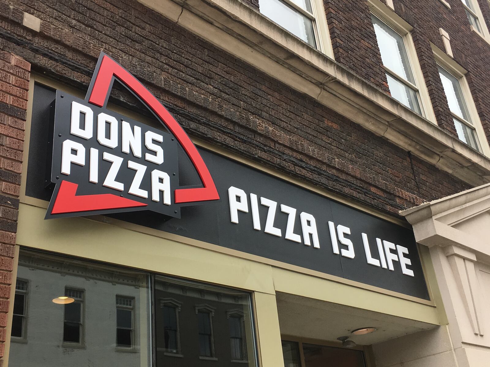 Don’s Pizza, founded in Germantown in 1970, opened at 1126 Central Ave. in Middletown Saturday night. Don’s Pizza has opened where Blast Furnace was located. RICK McCRABB/STAFF