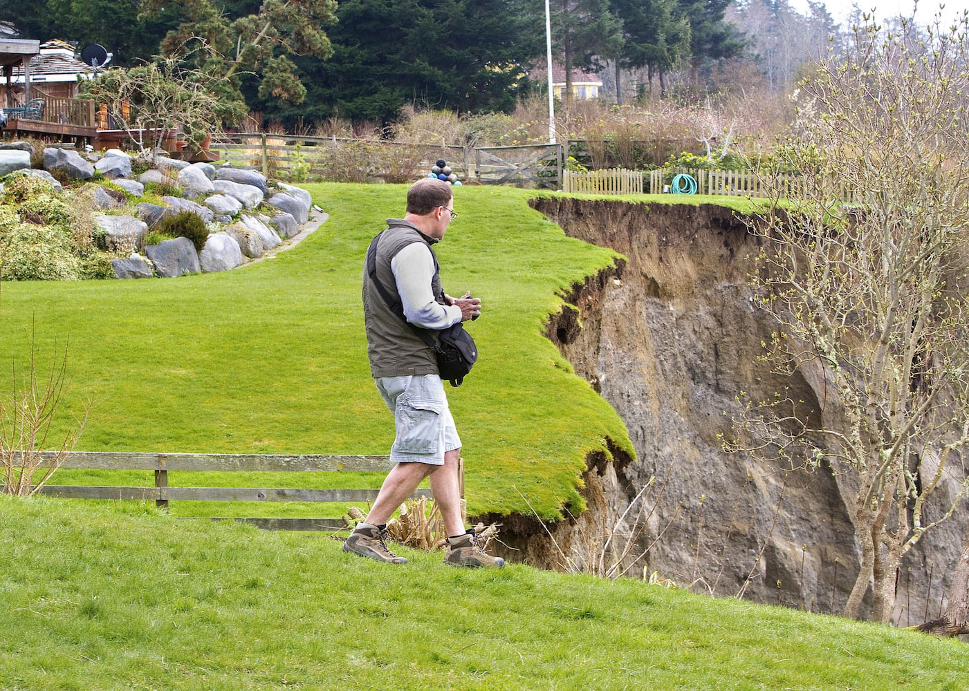 Homes threatened in Washington state